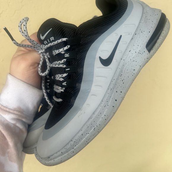 Nike Air Max Axis Premium Wolf Grey - Picture 3 of 6